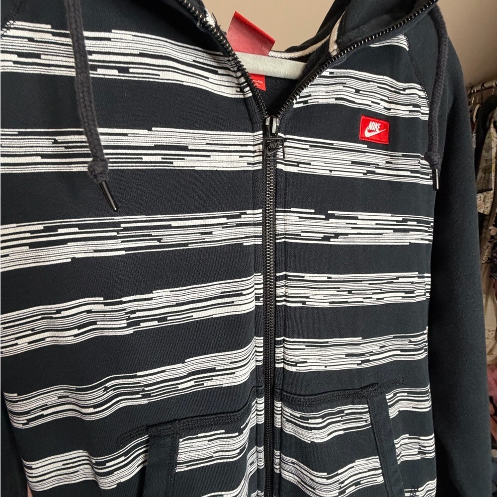 Nike Black and White Zip-Up Hoodie Size XL - Picture 2 of 10